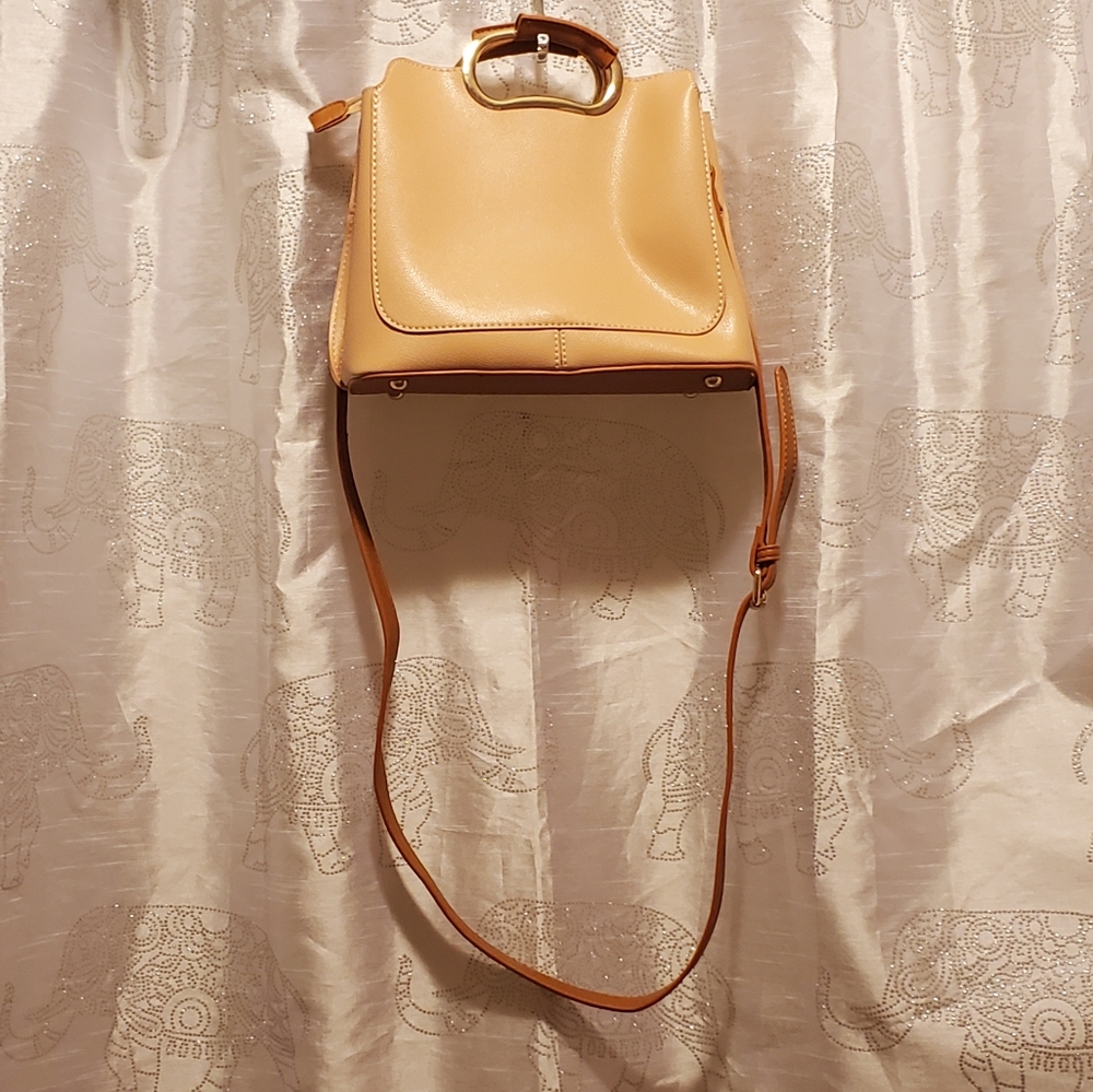 Tan Shoulder Bag with Classic Design